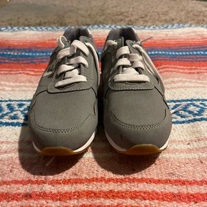 FOOTJOY WOMENS SPIKELESS SPORT RETRO GRAY GOLF SHOES SIZE 6.